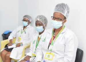 femmes Analyste à Prima Sarl